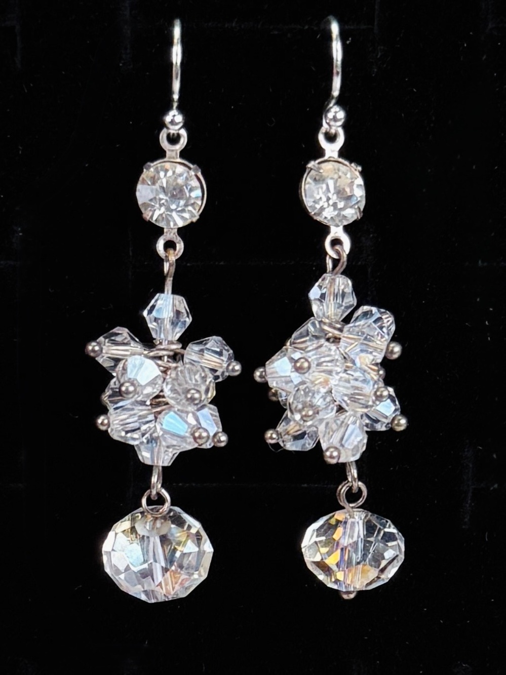 Pretty Silvertone clear, bling reflective, dangle pierced earrings 